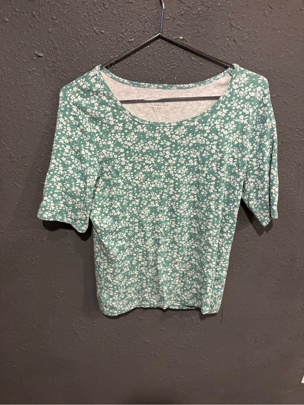 Women’s Time & Tru Floral Scoop Neck Top